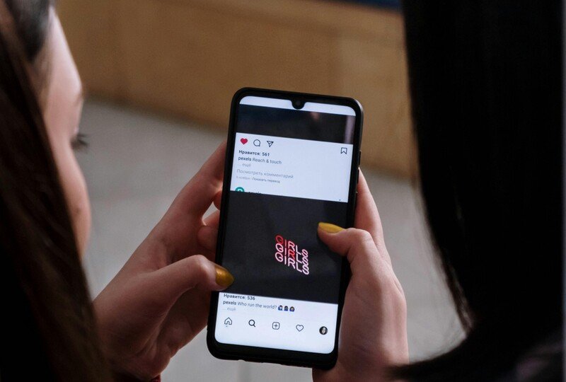 Cara Berhenti Doomscrolling dan Kembali Produktif