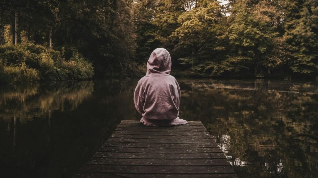 Cara Menghibur Diri Sendiri saat Sedang Sendirian dan Terpuruk